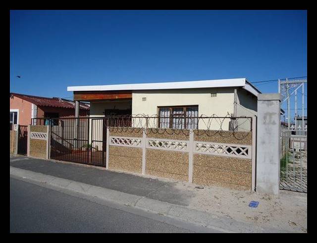 3 BEDROOM HOUSE FOR SALE IN SABATA DALINDYEBO SQUARE